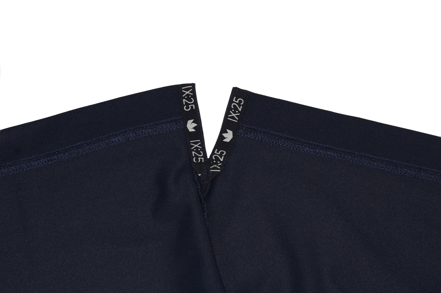 TriCrown Golf IX:25 seam tape detailing